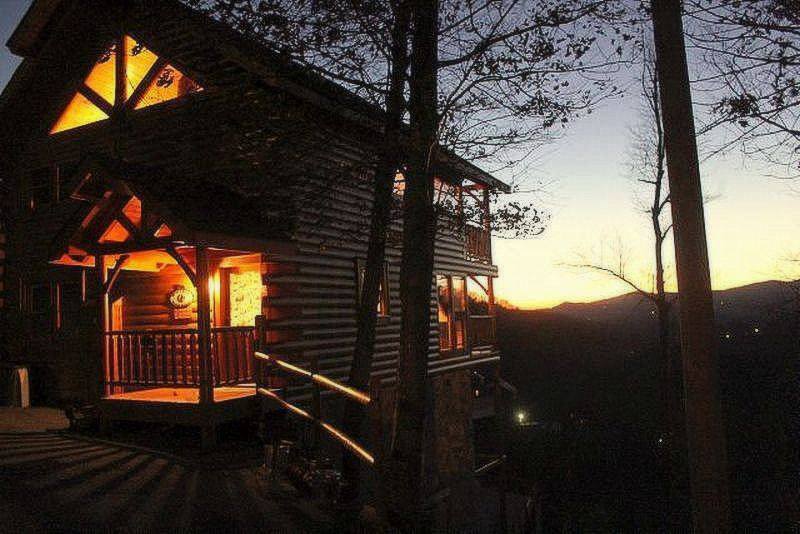 CABIN HOME, PEACEFUL, INVITING, BREATHTAKING VIEWS