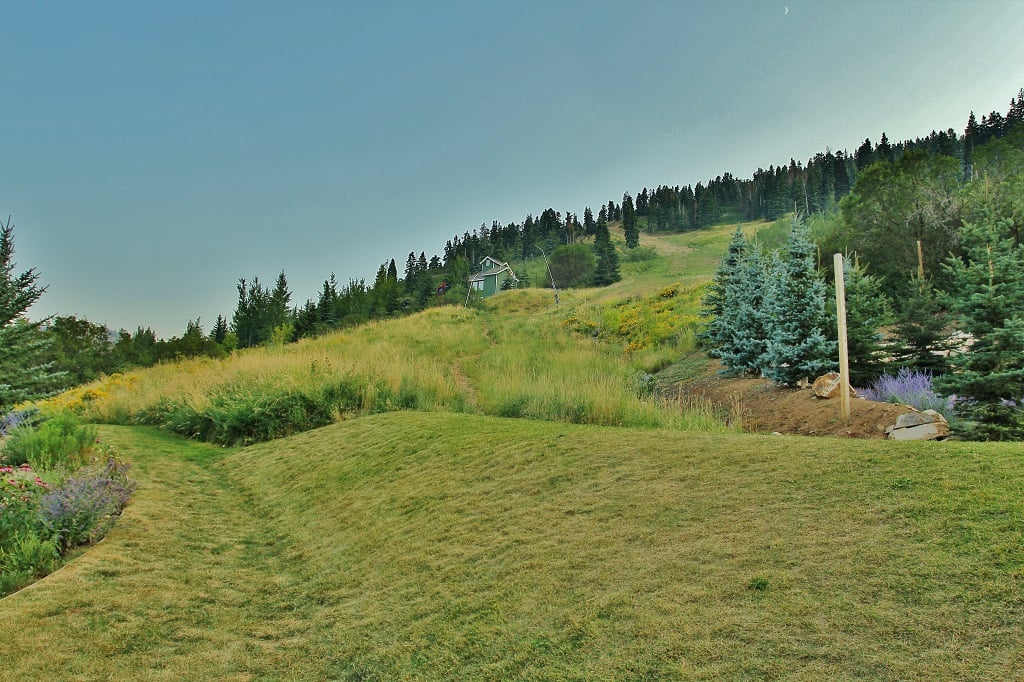 Park City Woodside Ski Estate - Quit'n Time ski run is adjacent to the back deck of this property taking you to Town Chair Lift