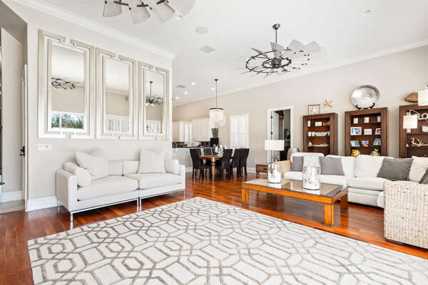 Large Spacious Main Living Area