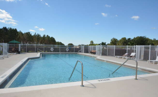 On-site facilities: pool