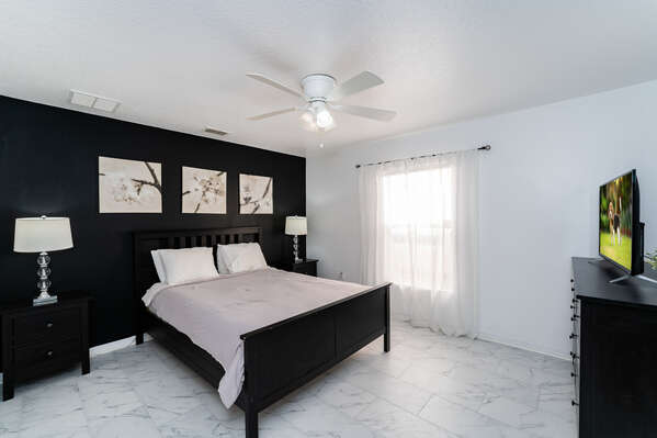 Master Suite with queen bed