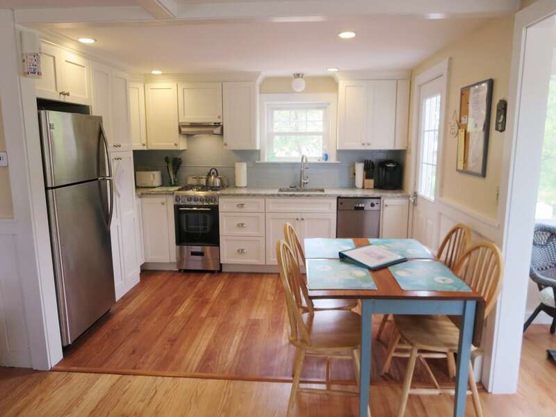 Dining for 4-6 (2 additional chairs available) - 13 Garden Lane Dennisport Cape Cod New England Vacation Rentals