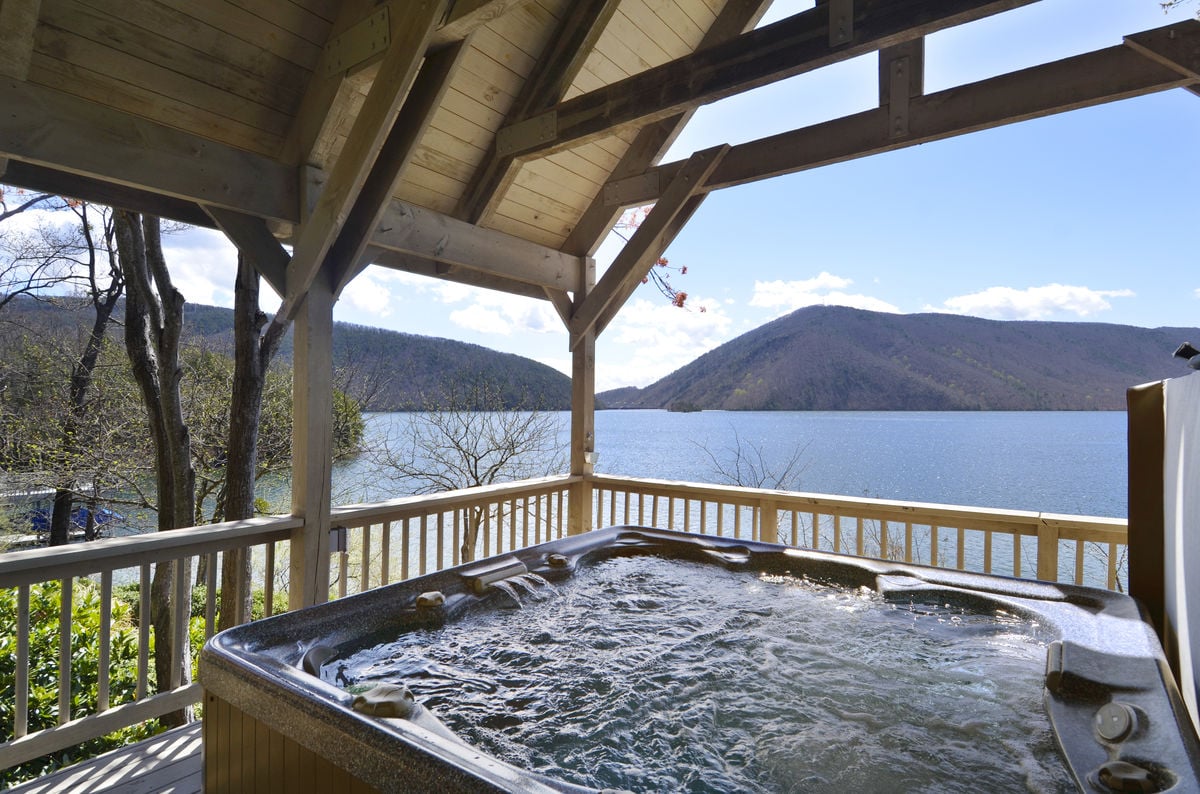 Guests Can Enjoy Relaxing in Hot Tub.