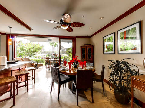 Dining Area with view of Lanai