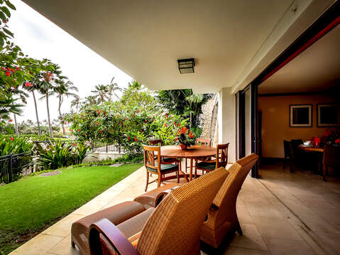 Lanai with seating and loungers