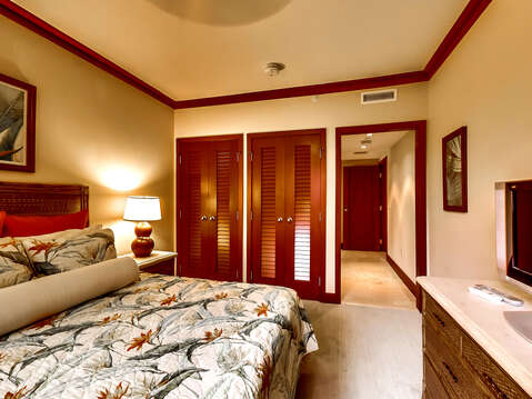 Bedroom 2 with Queen Bedroom