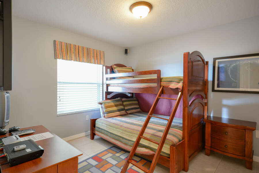 3rd bedroom with twin sized bunk beds