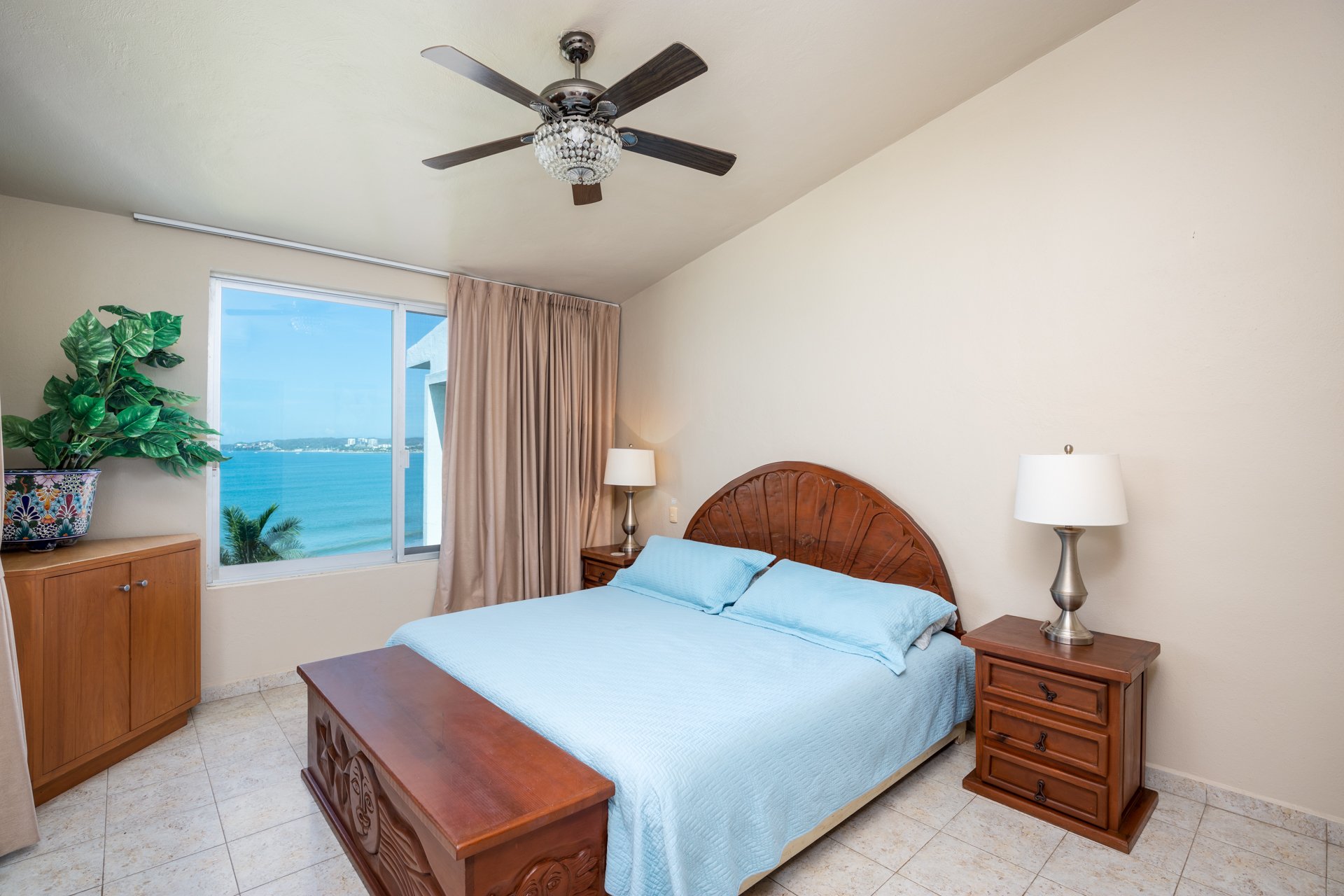 View of the Master Bedroom. With an spectacular view of the ocean.