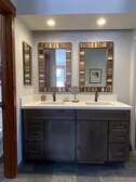 Newly Remodeled En-suite Full Master Bathroom- Shower and Tub