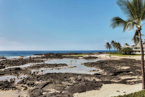 Keiki Beach Just Steps Away - protected swimming ponds
