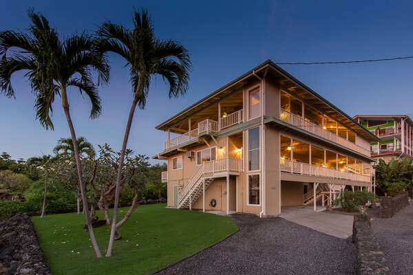 External view of this Kona Hawaii vacation rental.