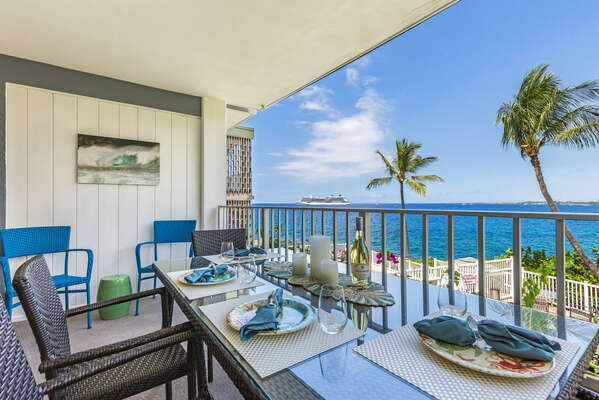 Spacious Lanai with outdoor dining at this condo for rent in Kona Hawaii.