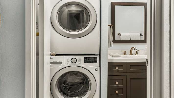 In-unit washer/dryer at Country Club Villas 341