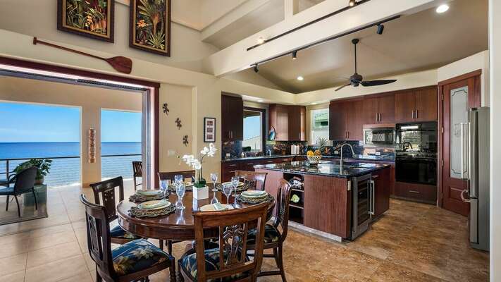 Dining Area with Ocean Views at Kona Hawaii Vacation Rentals