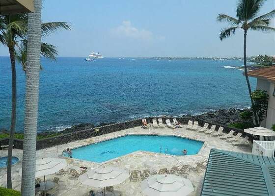 View of the ocean, spa, & pool from this kona hawaii vacation rental