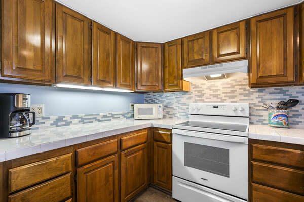Fully Equipped Kitchen with Microwave