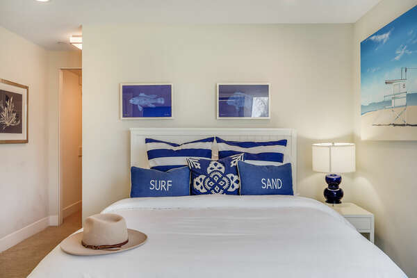 Master Bedroom w/ Queen Bed, Bay Views, & En-Suite