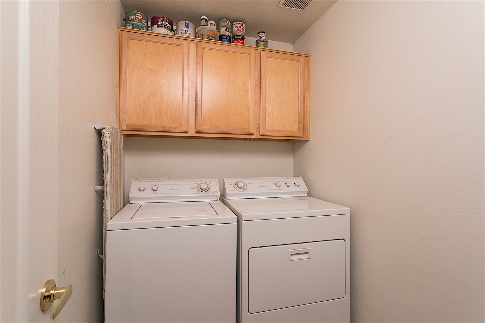 Washer and Dryer included!