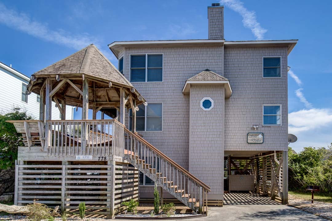 Front Exterior of Sand Dollar