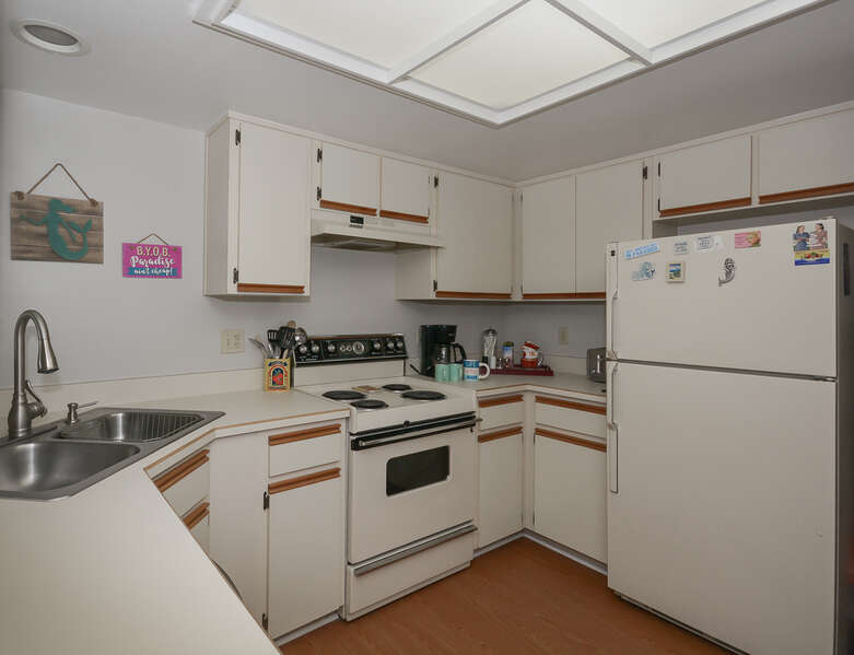 Large,open kitchen to prepare your meals.