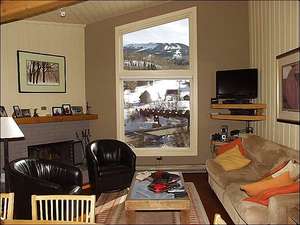 Living room with views of the slopes