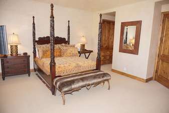 Master Suite with Queen Bed/Bath