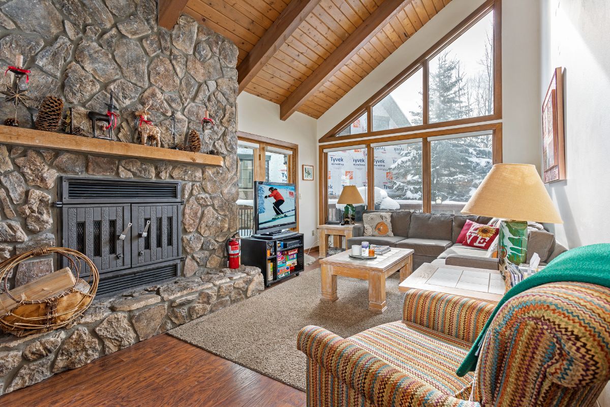 Vaulted ceilings and large windows in this spacious living room