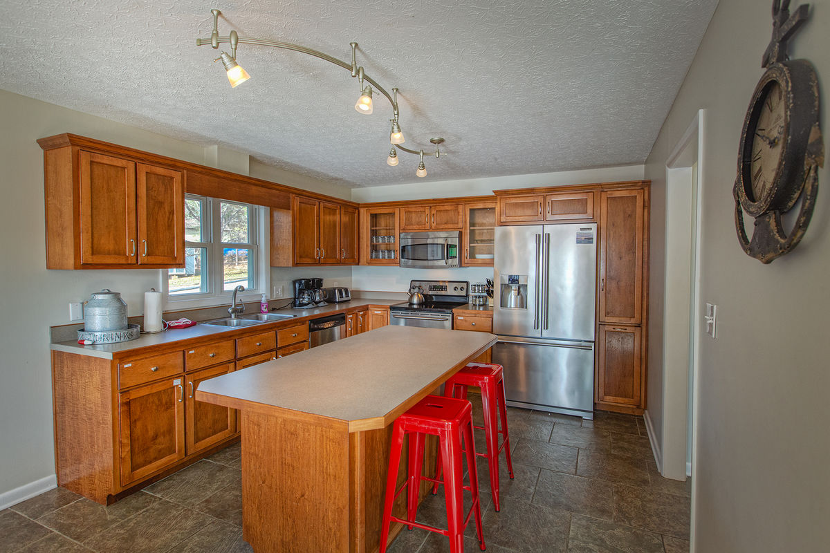Fully Equipped Kitchen with Island