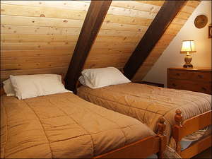 Loft Bedroom 4 with 2 Twins