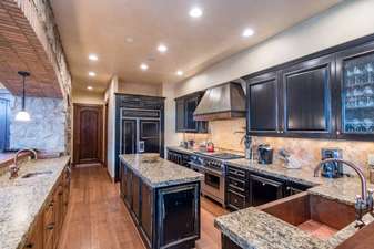 High End Finishes in the Gourmet Kitchen