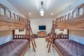 Sixth Bedroom with Two Sets of Twin/Twin Bunk Beds