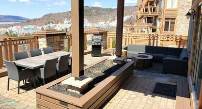 Outdoor Living With Spectacular Views!