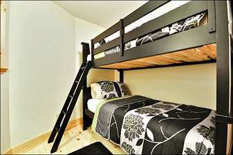 Bunk Room with Two Twin Beds