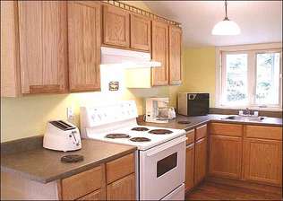 Charming Fully Equipped Kitchen