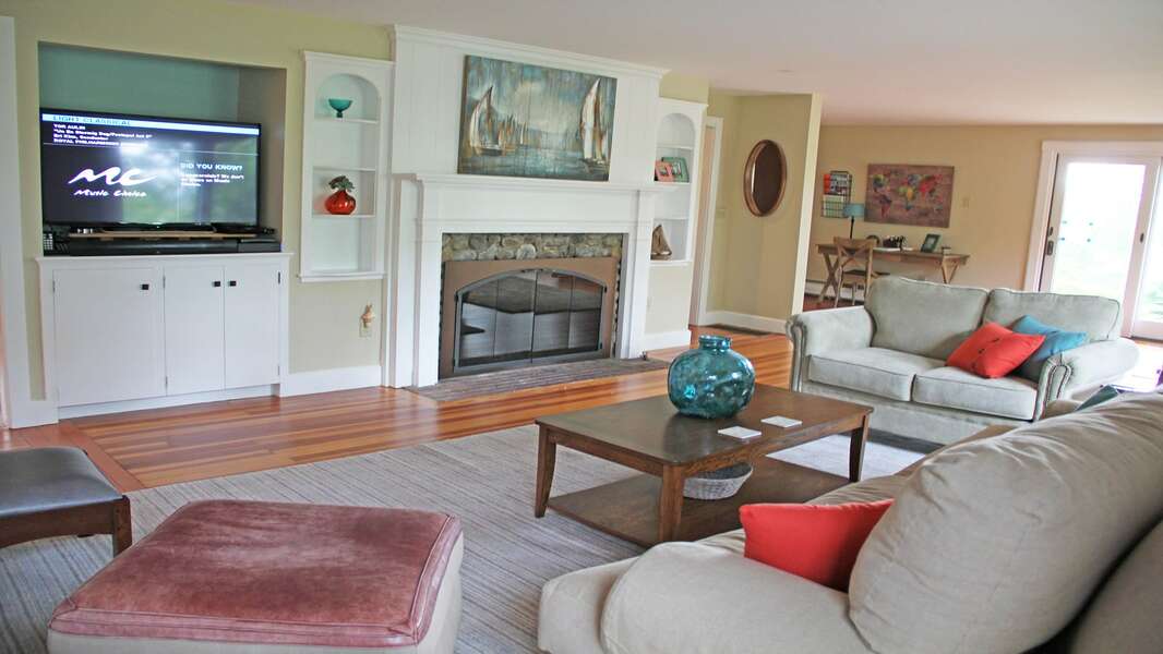 Large Screen TV and WIFI 160 Long Pond Drive Harwich Cape Cod - New England Vacation Rentals