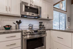 Fully Equipped Kitchen/Fully Updated/Stainless Steel Appliances/Quartz Countertops