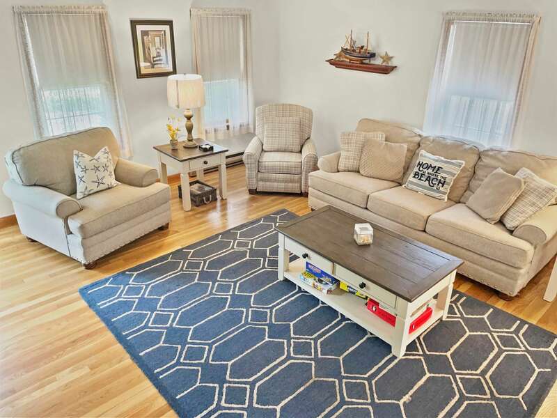 Comfortable furnishings in the welcoming living space - 180 Hardings Beach Road Chatham Cape Cod - New England Vacation Rentals