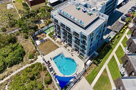 Pool, beach, grills, shuffleboard, rooftop deck; all in one place!