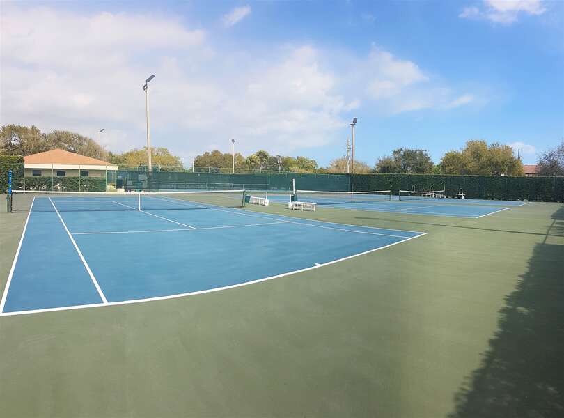 5 lit tennis courts (with pickleball) & 4 lit racquetball courts just 400 yards from the condo! Please bring your equipment & court fees are nominal (up to $4 pp).
