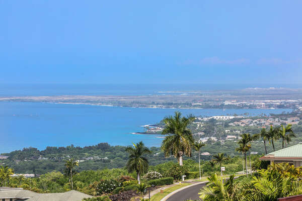 Beautiful Views of the Pacific Ocean and Kona Town