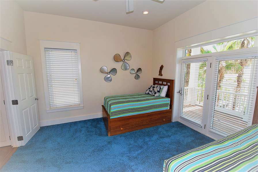 Guest Bedroom on same level as Living Room