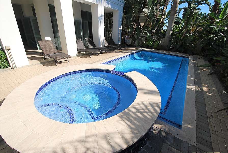 Private Swimming Pool & Lounging