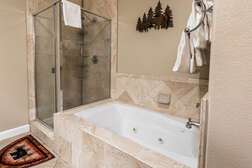 En-Suite Master Full Bathroom - Jet Tub & Shower