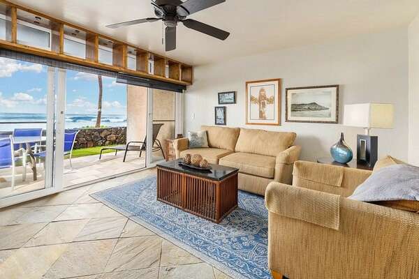Oceanfront living room with easy access to the lanai