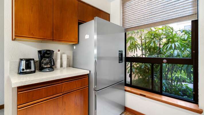 Fully Equipped Kitchen with updated appliances