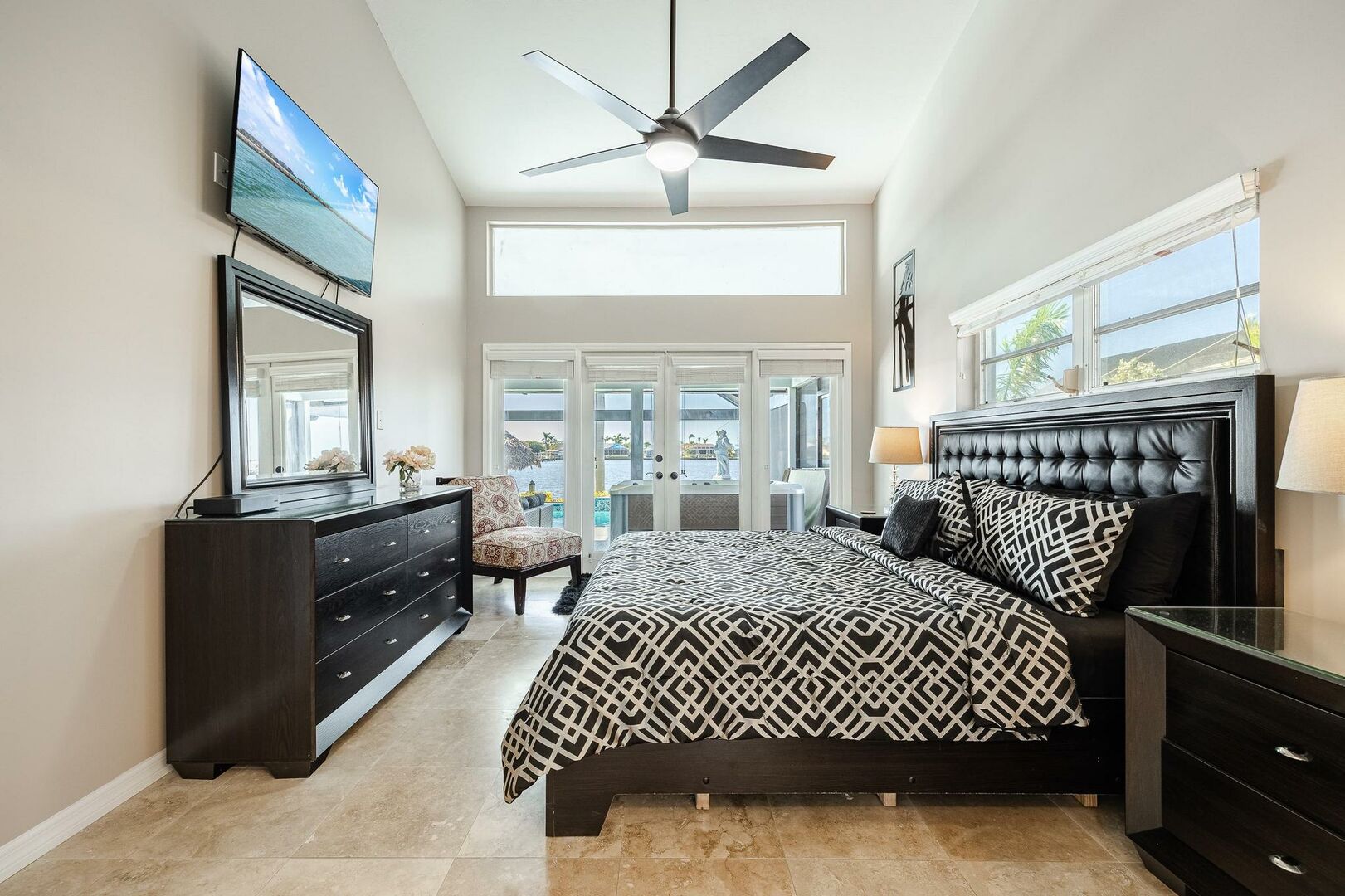 Master bedroom with lanai access