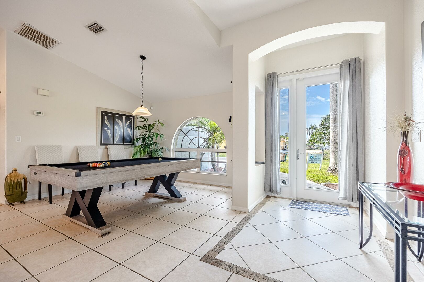 5 bedroom vacation home with pool table