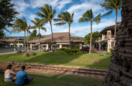 Grab a Coffee or Ice Cream at the KO Olina Station