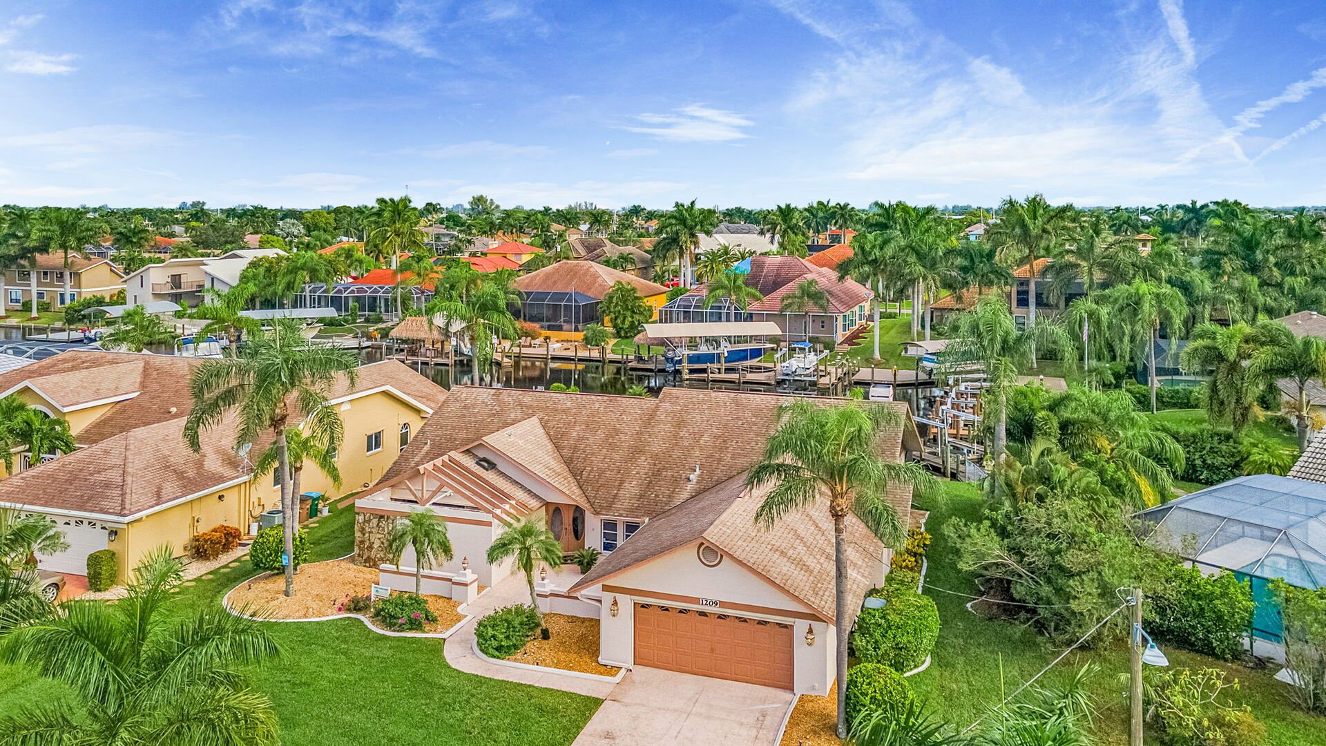 4 bedroom luxury vacation rental  Cape Coral