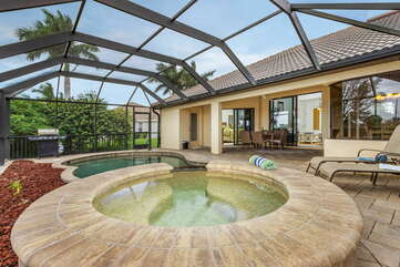 Heated pool and spa in vacation rental Cape Coral, Florida